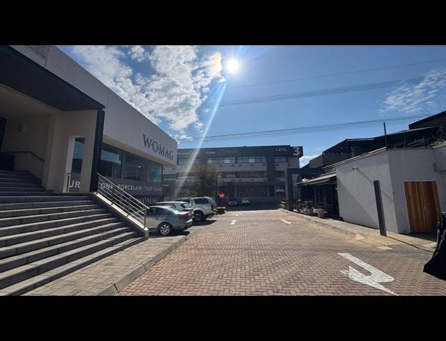 767M² SHOWROOM TO LET IN KRAMERVILLE